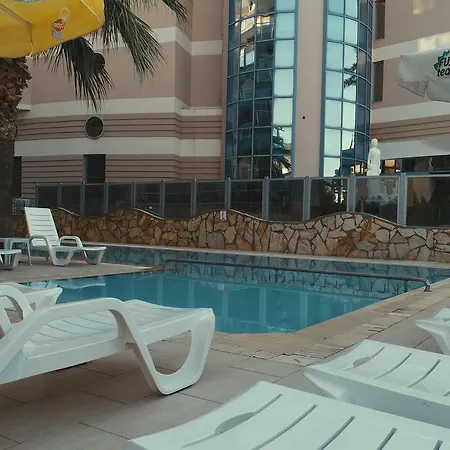 Hotel Kusadasi La Perla Beach 4*